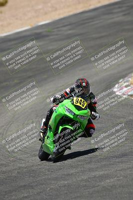 media/Jun-05-2022-WERA (Sun) [[64b01df28d]]/Race 4 and 6 LW twins superstocclumbman E superstock F superstock/